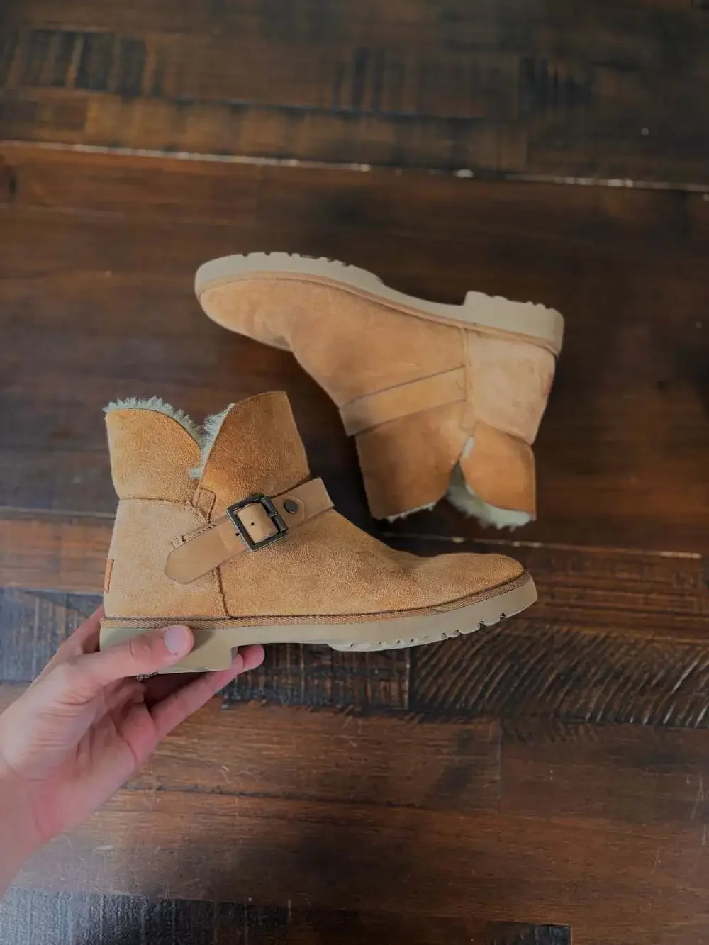 UGG Women's Romely Short Buckle Suede Boots in Chestnut